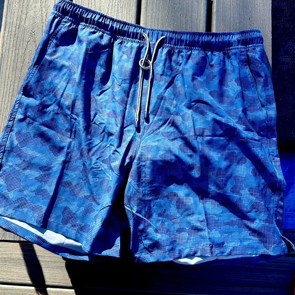 Peter Millar blue swim shorts NWT + cuzie